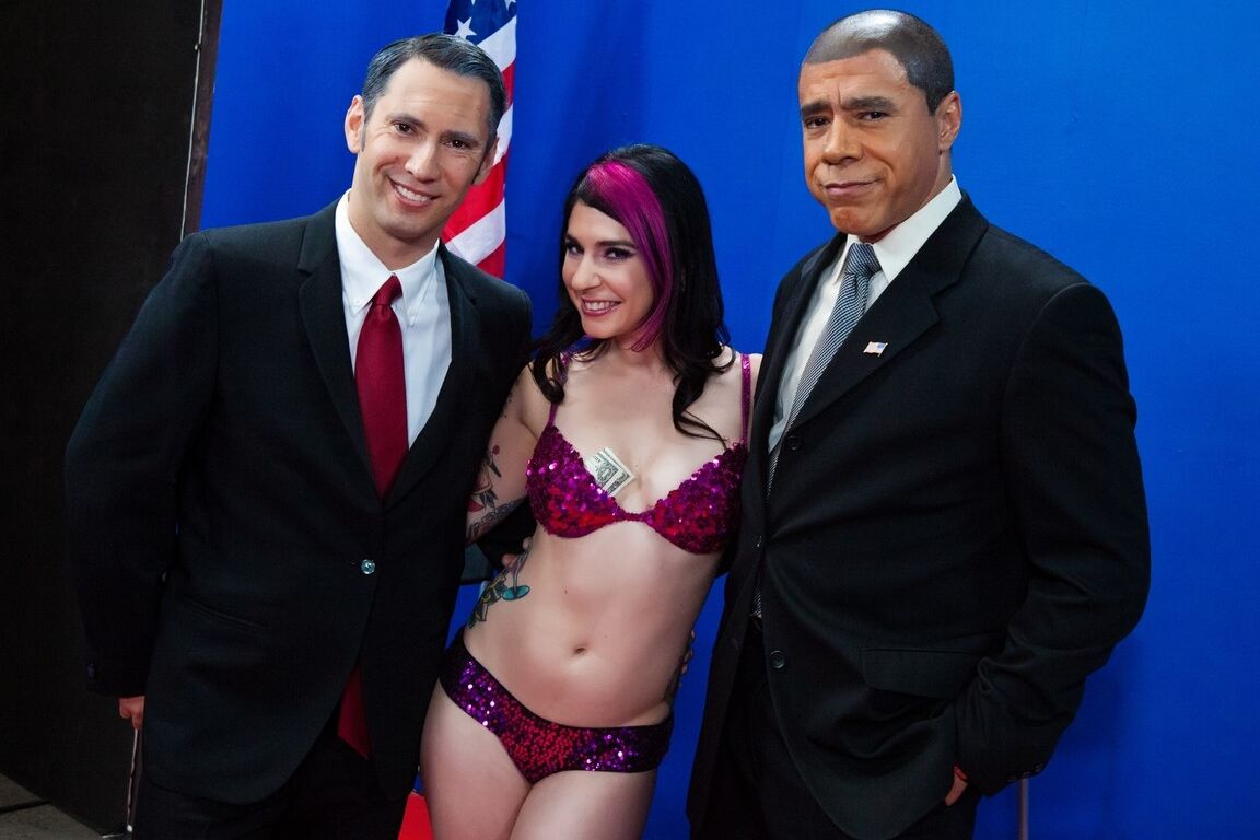 17P Ink Queen Joanna Angel decide seu voto via DP em paródia política gangbang