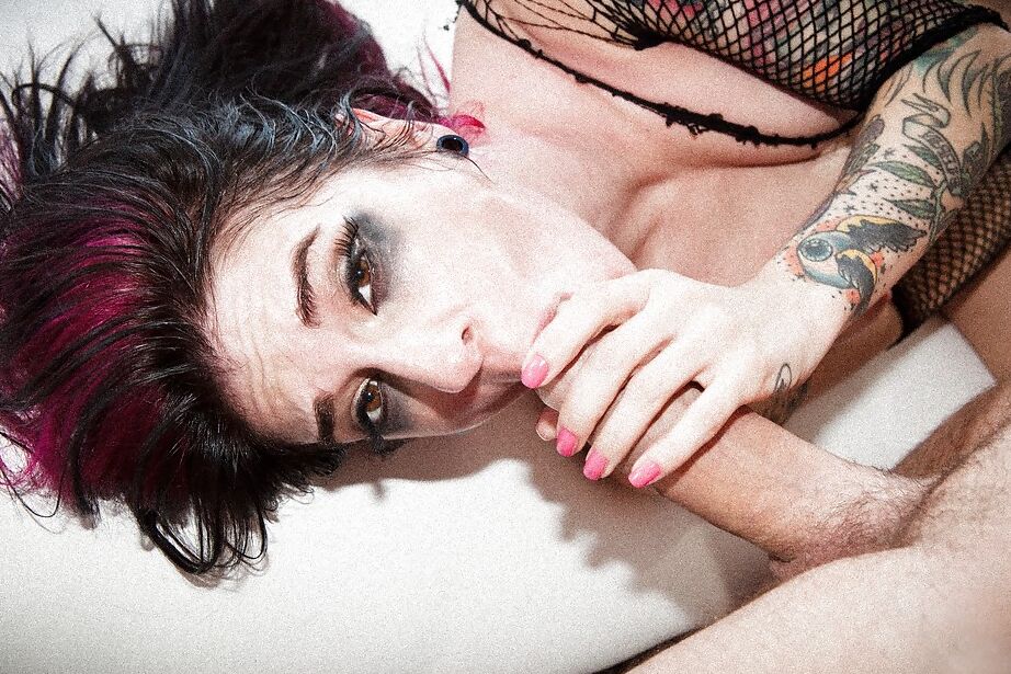 16P Memorable amateur milf Joanna Angel can do whatever she is asked of