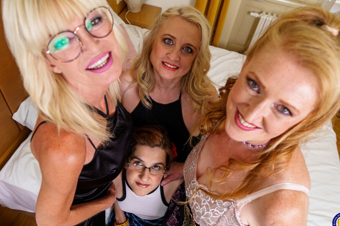 11P Angélica madura, Andrea e Nina Blonde descobriram que o jovem Casey N é um