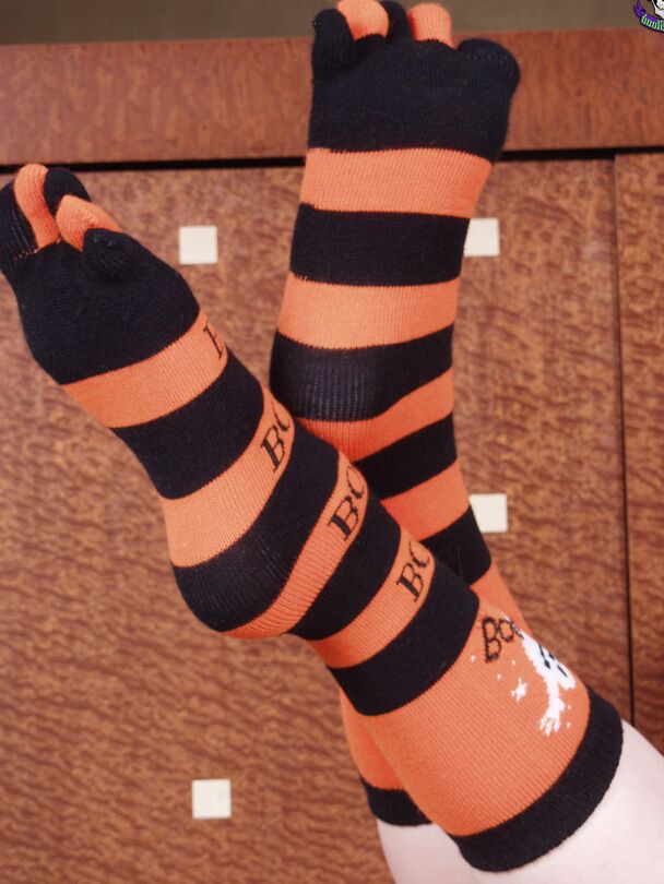 15P Punk ruiva fetiche por pés meias assustadoras