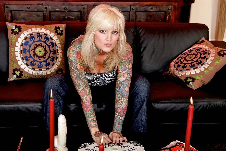 La estrella porno MILF 16P Janine Lindemulder tiene sexo duro con un extraño caliente