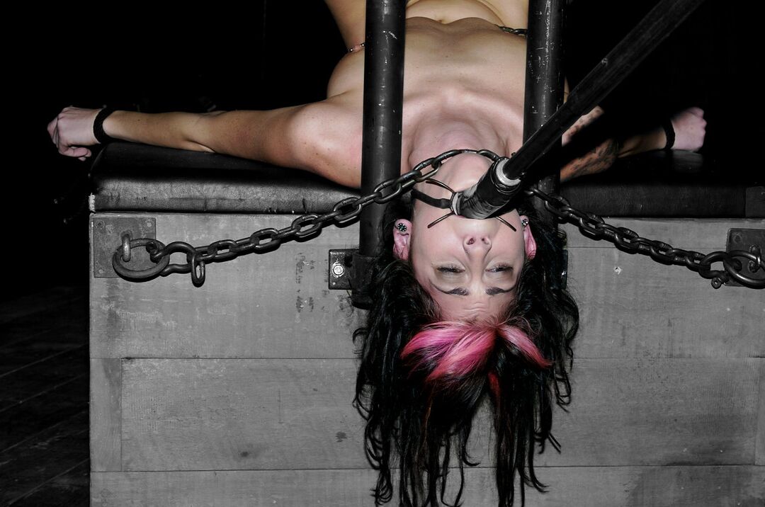 21P Device Bondage Kayden Faye