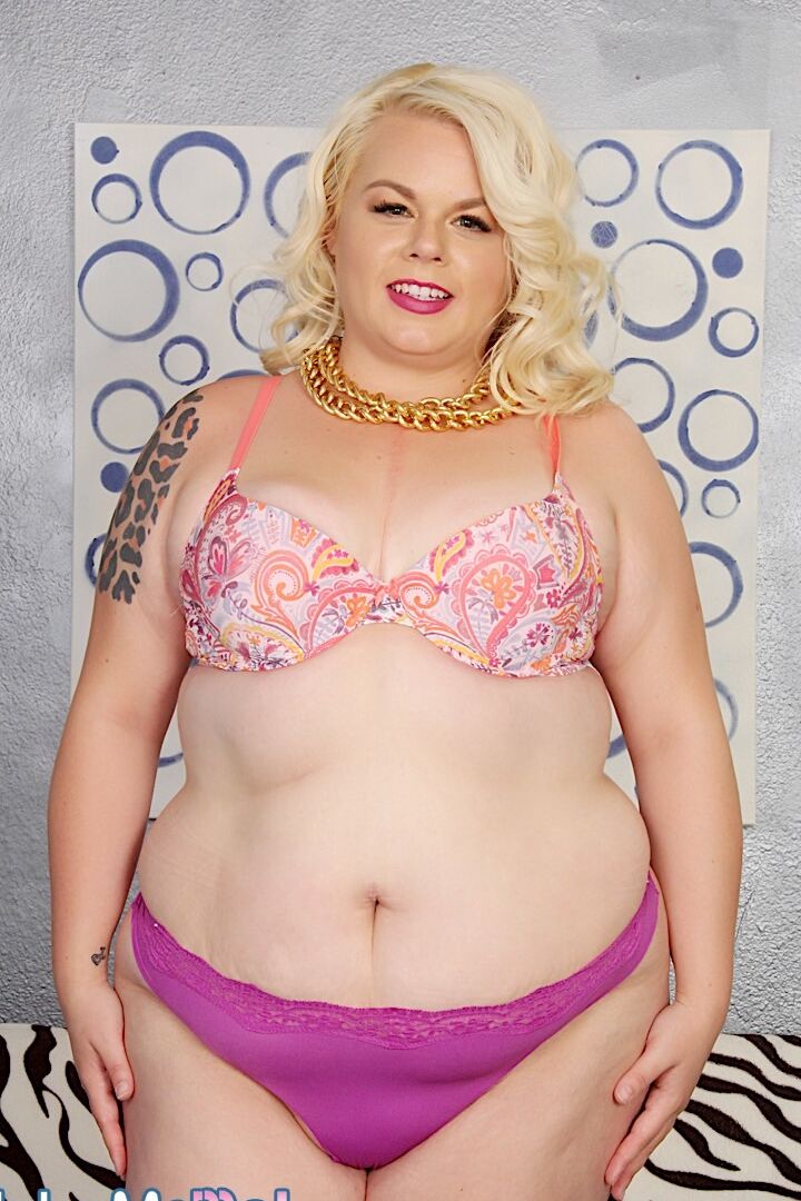 15P Fat blond bares her tits before a masturbation session and wearing cum on face