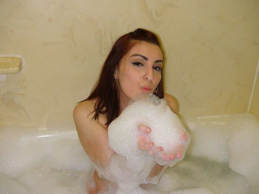 12P Evie gets on the bed naked after having a bubble bath