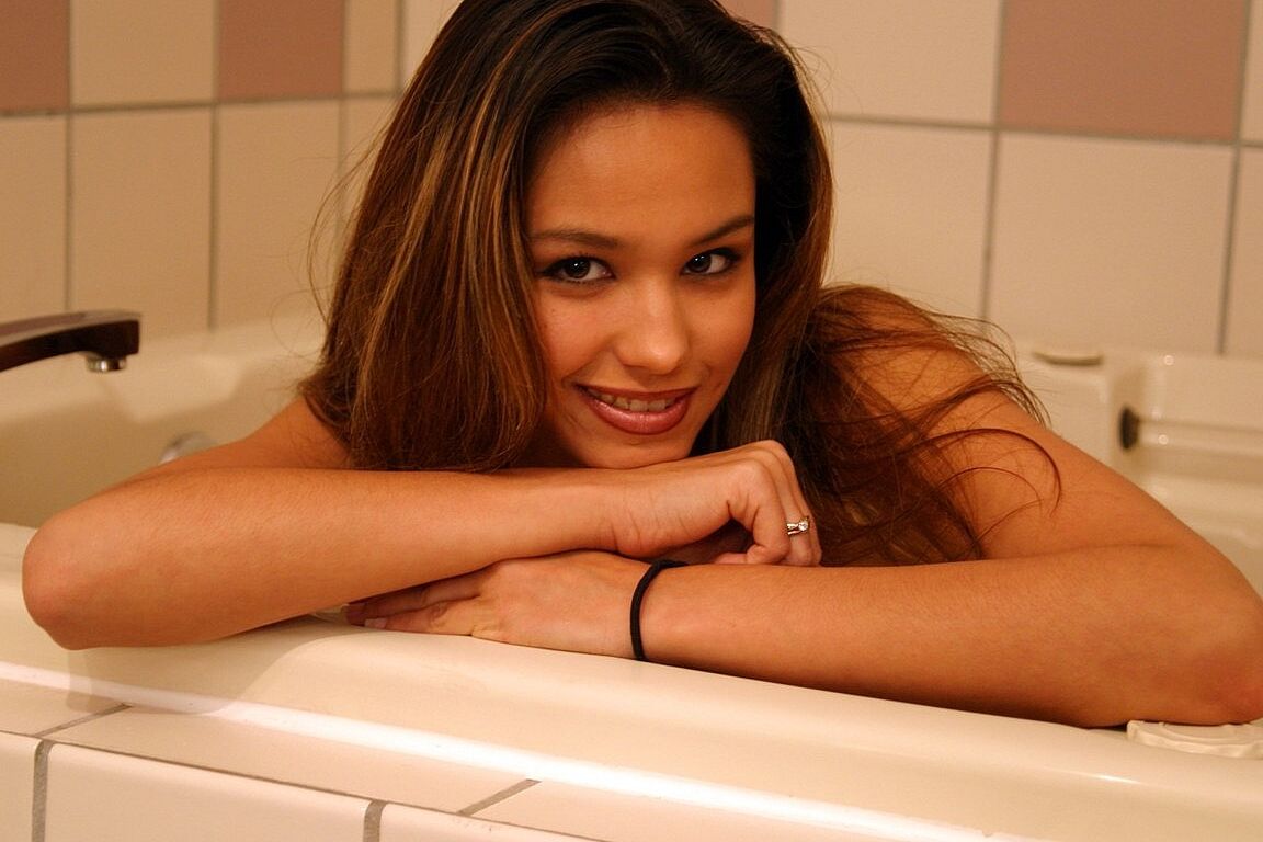 21P TNV Chicas Jessie Desnuda