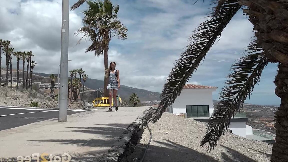 15P Gorgeous Aylin Tattoo squats to pee on holiday