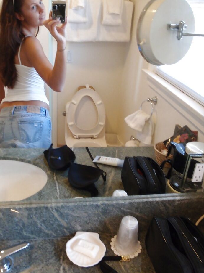 13P Pretty amateur Whitney likes to take selfies and show off her pussy