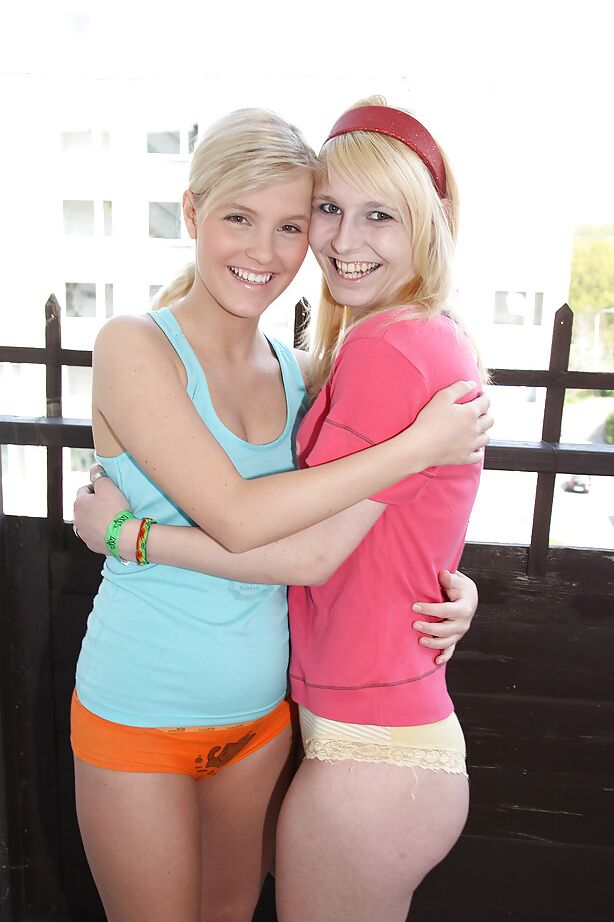 16P Chicas calientes Ellie