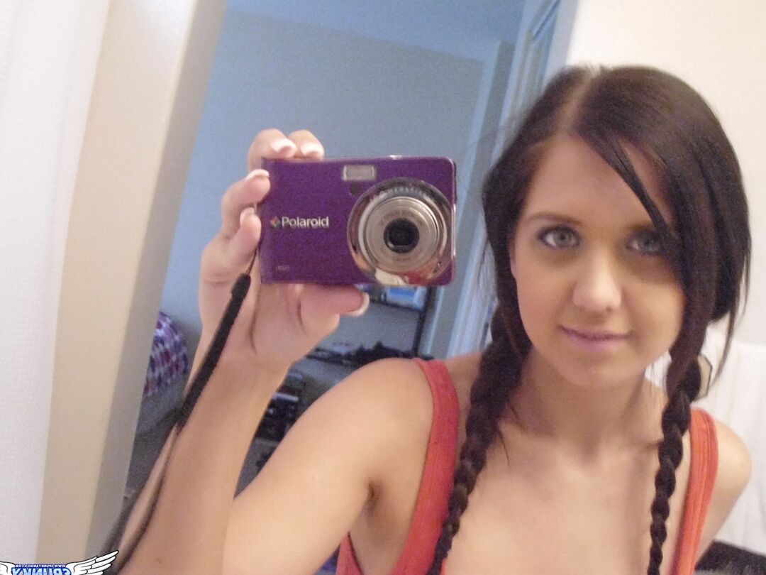 12P Die junge Amateurin Chrissy Marie macht Selfies von ihrem Killerkörper im Spiegel
