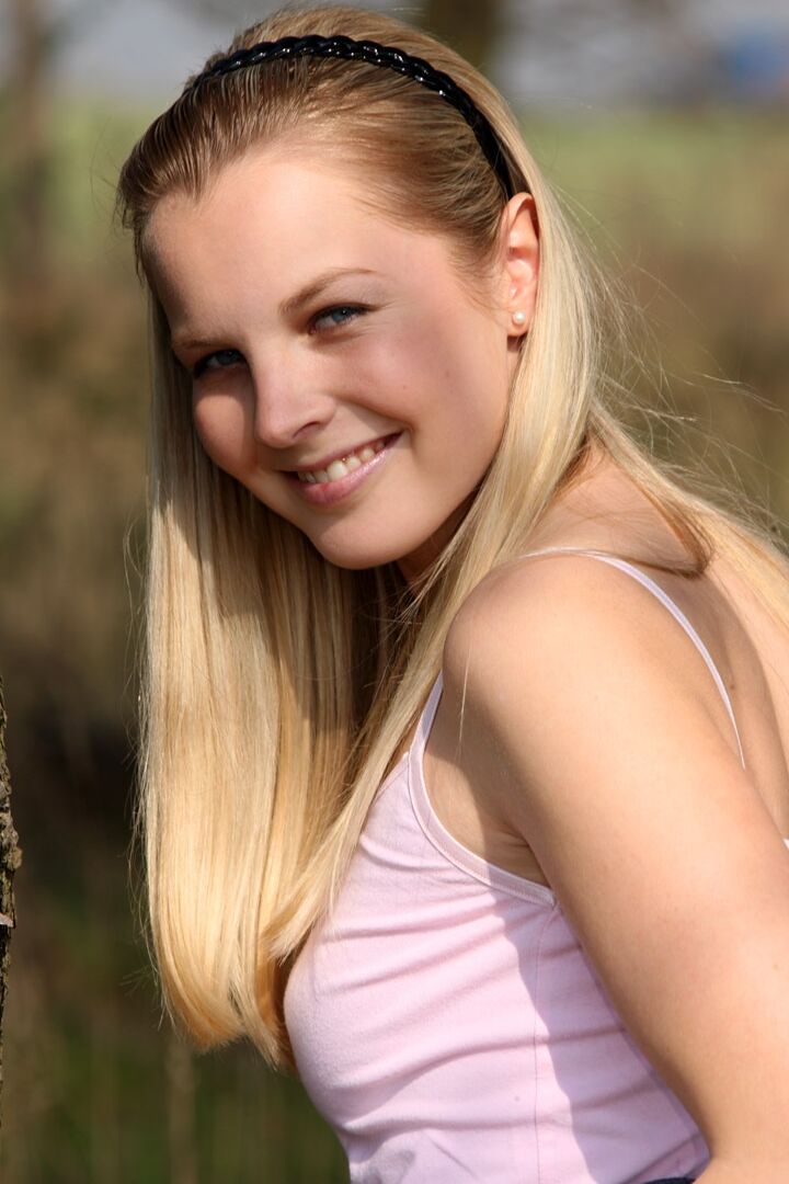 15P Club Seventeen Tree hugging teenage hottie