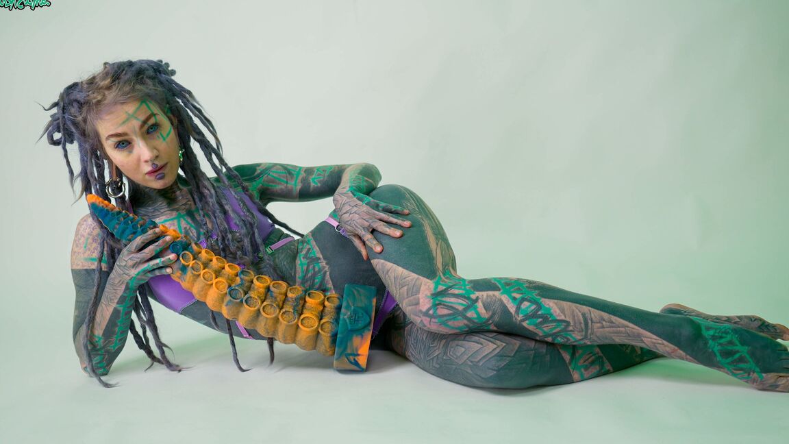 16P PICTURE SET Taintacle Toy photoshoot with AnuskatzzBlue Eyes,Sensual,Tattoo
