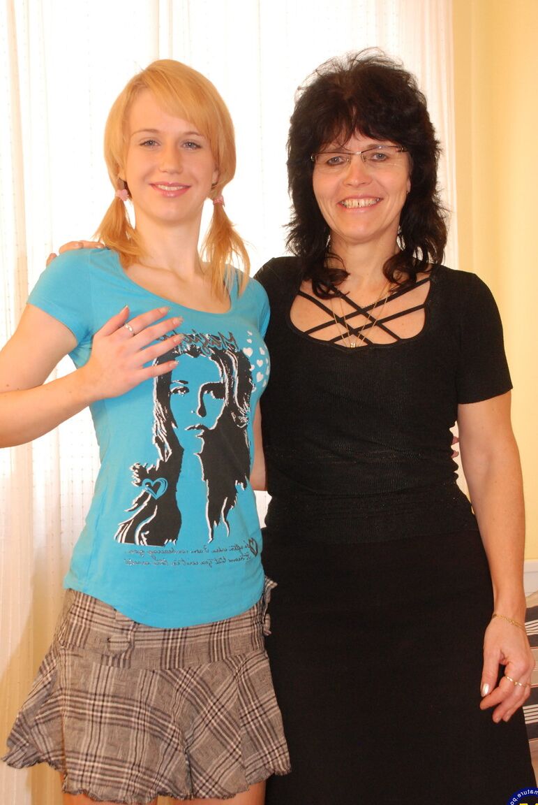 21P Mature NL Lucinda K, Shana