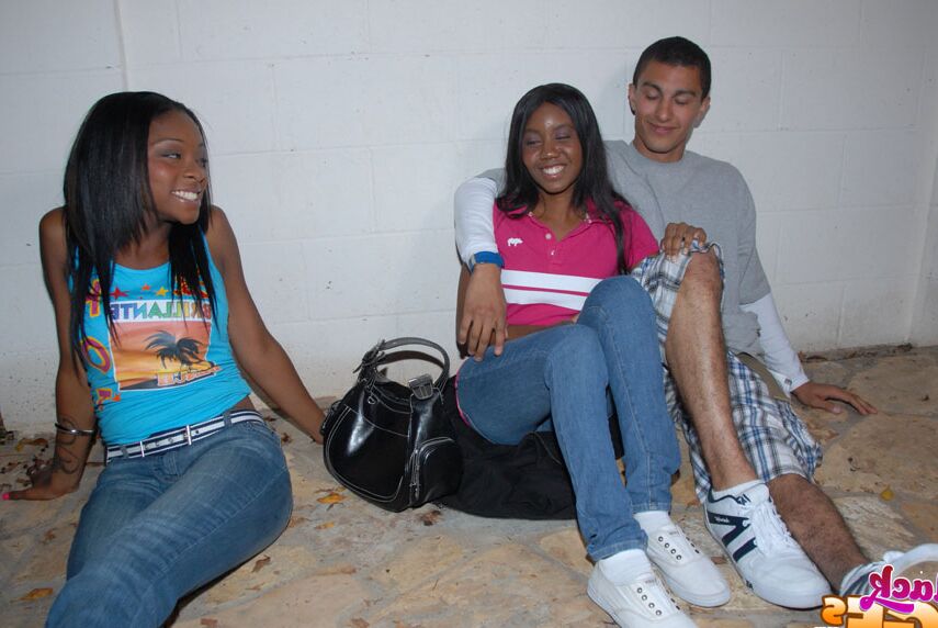 13P Black chick enlists her gf in helping to pleasure her bf in a threesome