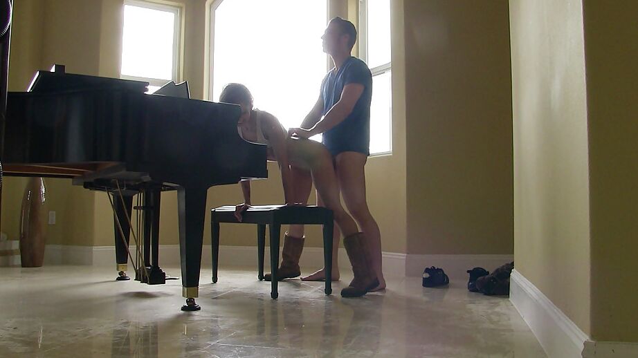 16P Lexi Bloom enjoys an hardcore ass fucking action with her man