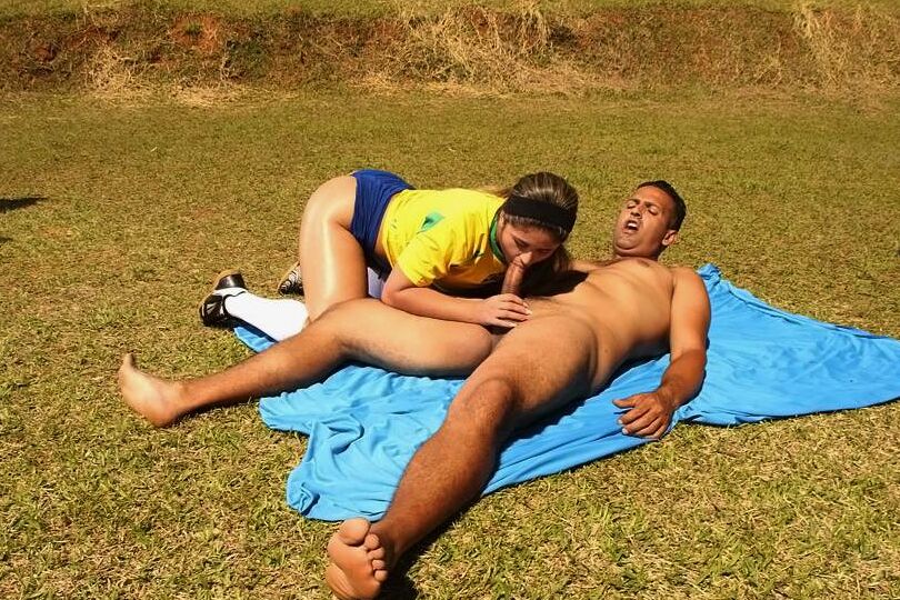 16P Latina girl Fernenda sucks off her guy on soccer field in her uniform