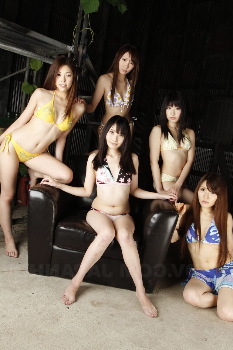15P 数人の日本人女の子が同時に全裸になる
