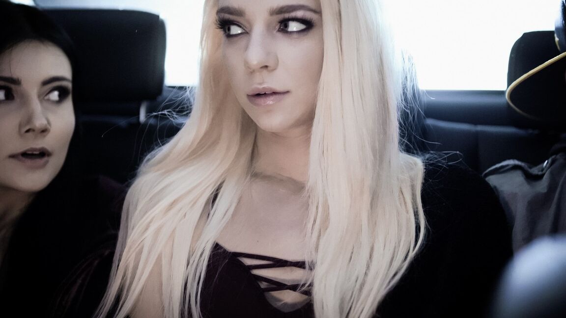 15P Adolescente sexy Adria Rae