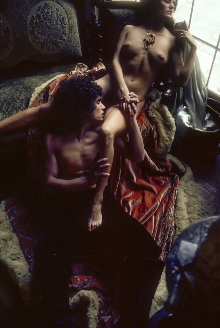 10P Vintage babe with small breasts Kathleen Carver enjoys a lesbian show