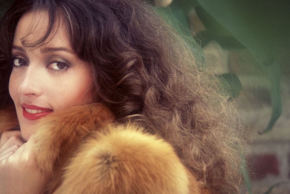 21P Vintage Model Isabella Ardigo posiert in ihren heißen Dessous