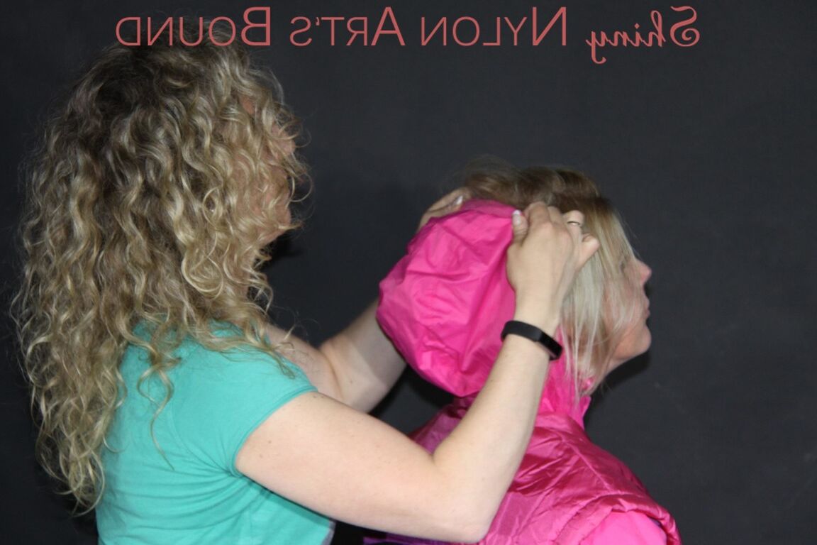 16P Наблюдаю, как Пию связывают и затыкают рот скотчем и тканевым кляпом в парикмахерской