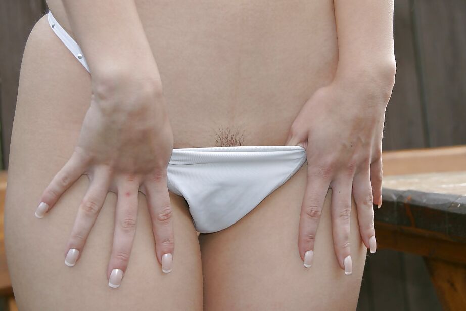 16P Linda morena adolescente com peitos grandes Lucie mostrando seu corpo