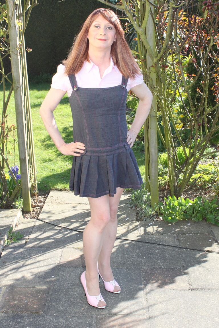 15P Lucimay takes a stroll outdoors that ends in a lengthy wank