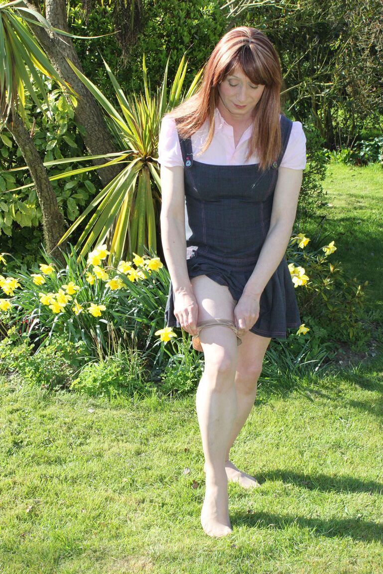 15P Lucimay takes a stroll outdoors that ends in a lengthy wank