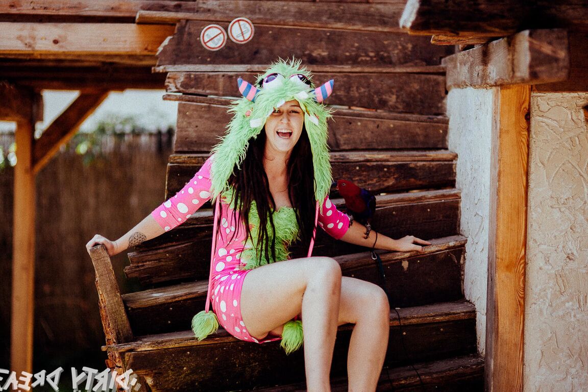 16P PHOTOSET Dirty Dreaz summerfest MELHOR DA PolografiaErótica Nude, Sensual, Swinger