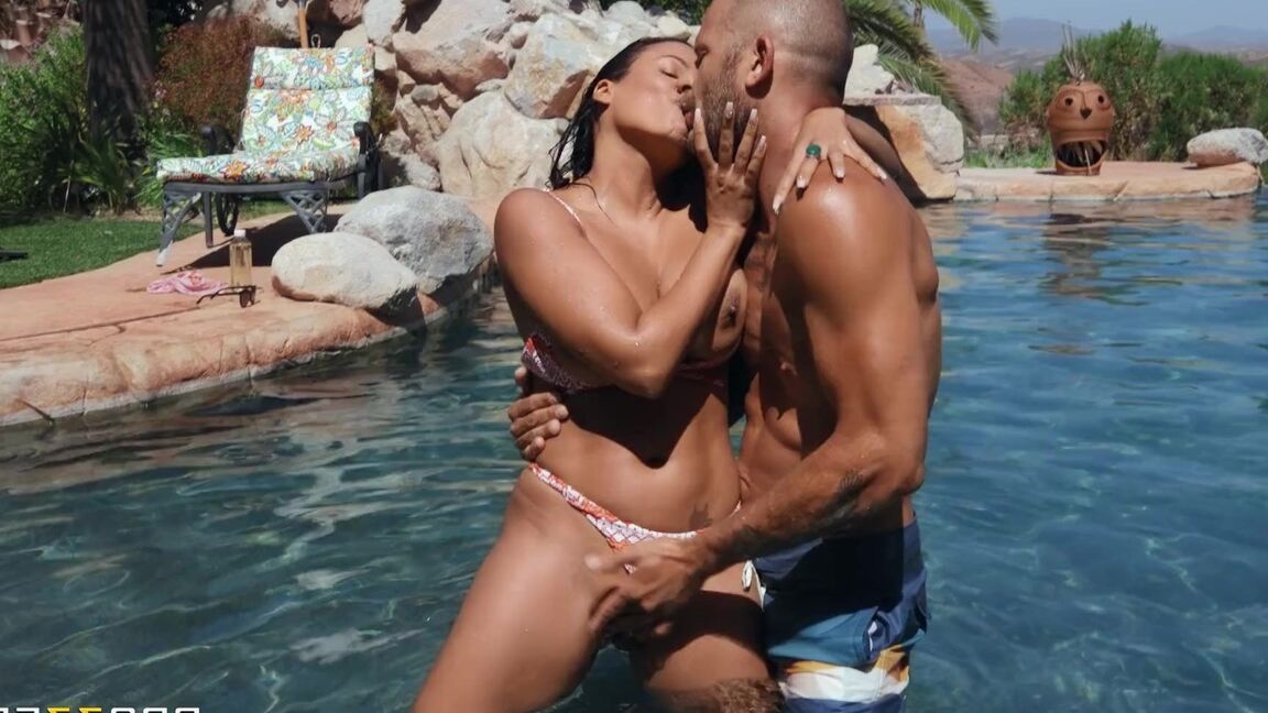 21P Brazzers Network Luna Star, Scott Nails