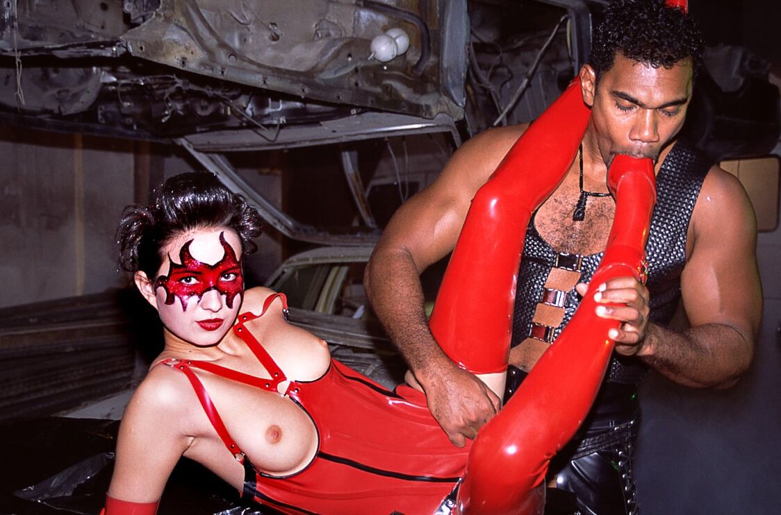 21P Sluts in latex lingerie Melinda & Patricia Diamond get DPed in an orgy