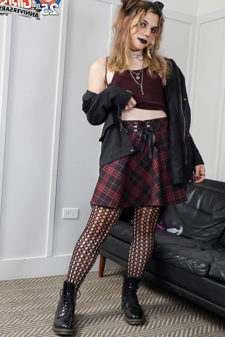 16P Grooby Girls Kat Inverno