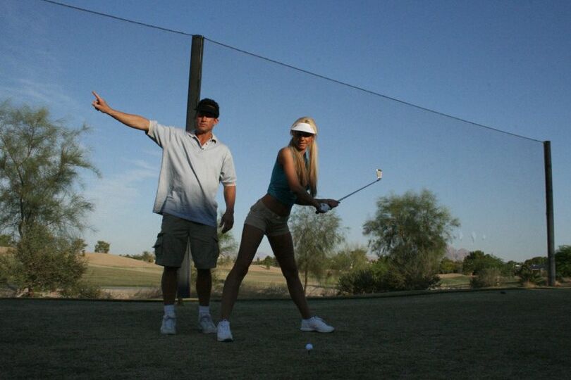 16P Tanya James mit großen Titten spielt Golf und hat wilden Sex im Freien