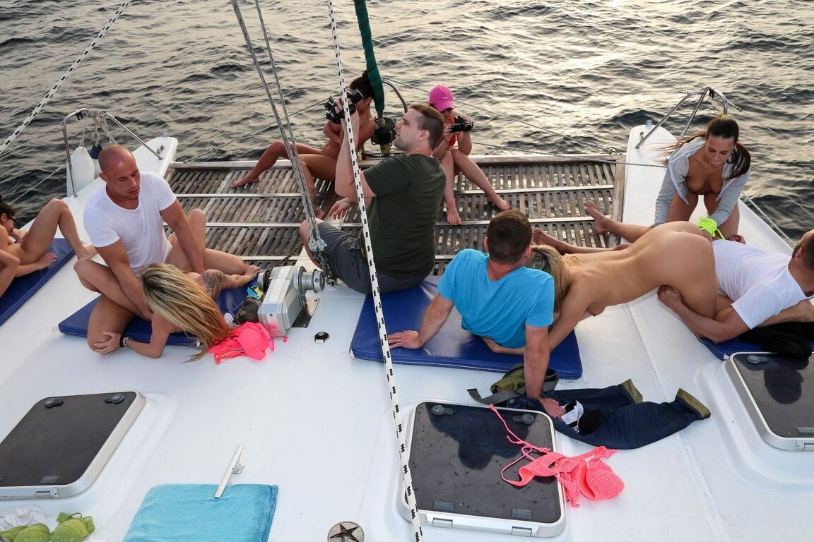 21P Summer Sinners Mea Melone , Bianca Ferrero , Julia de Lucia , Jimena Lago , Angel Piaff