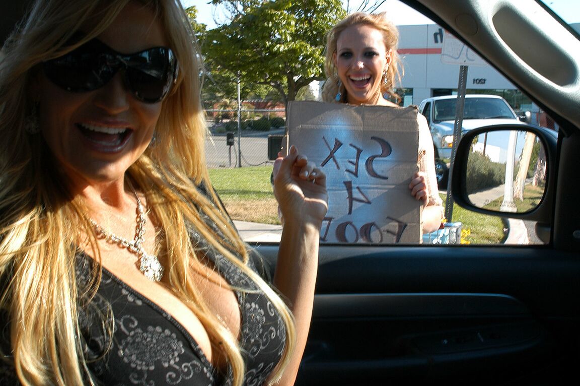 21P Homeless Alexia Rae offers sex for food & gets a threesome with Kelly Madison