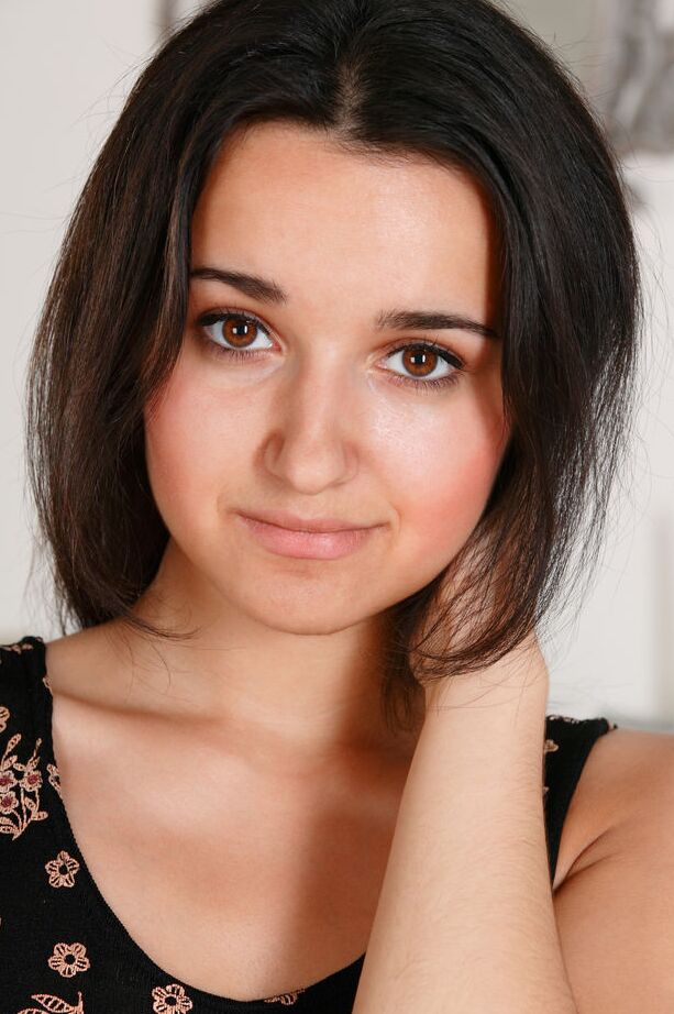 16P Atemberaubende 18 Emily