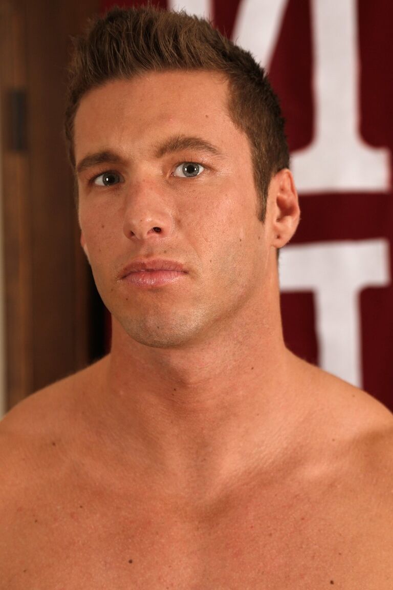 21P Muscular college studs indulge in a rimming & bareback fucking gay foursome