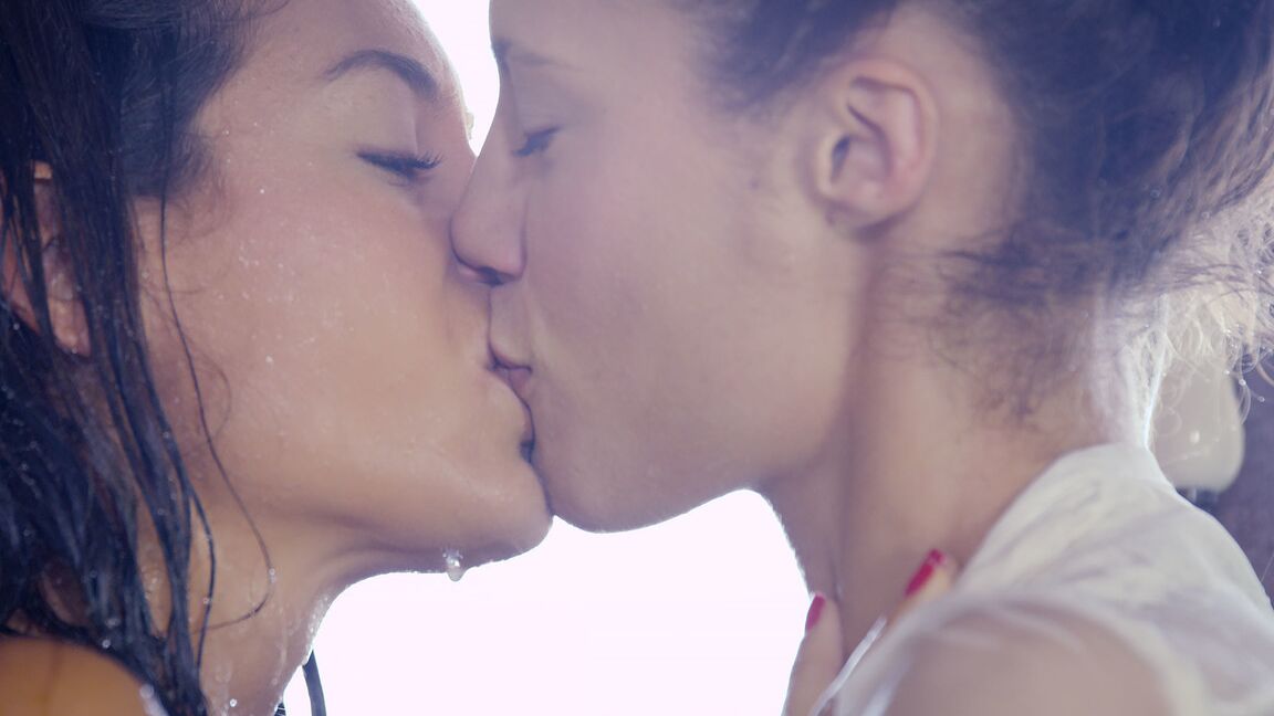 21P Viv Thomas Julia Roca, Nikita Bellucci