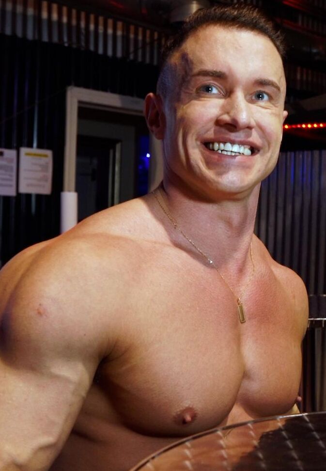 21P Kink Men Michael Roman, Alexander Volkov