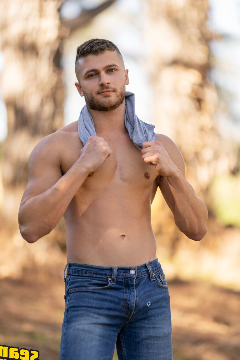18P Sean Cody Deacon, Devy