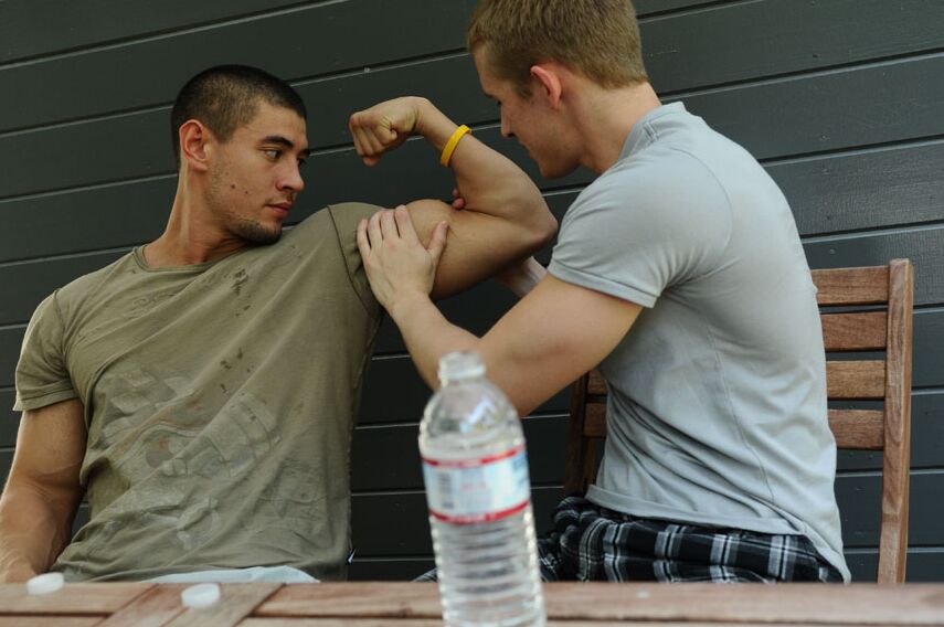 21P Sementales gays musculosos Mason Wyler