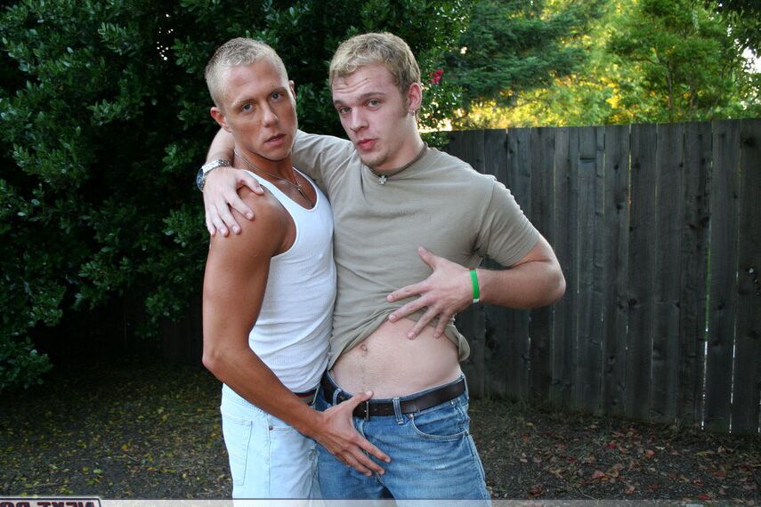 21P El semental gay Riley encuentra a su novio Jack acariciando su gran polla