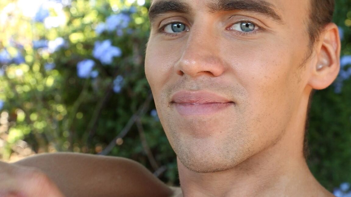 21P Handsome hunk Carter removes his undies and masturbates on the sofa