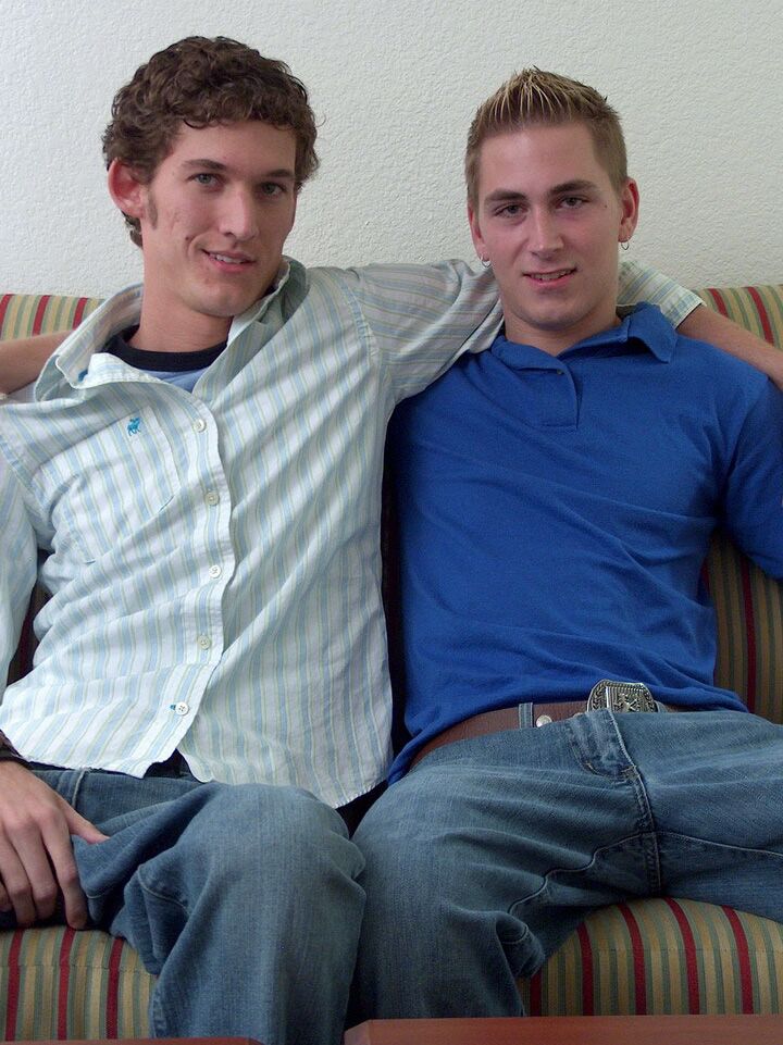 21P College roommates Wade & Thomas strip naked & tease with their delicious cocks
