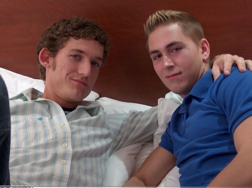 21P College roommates Wade & Thomas strip naked & tease with their delicious cocks