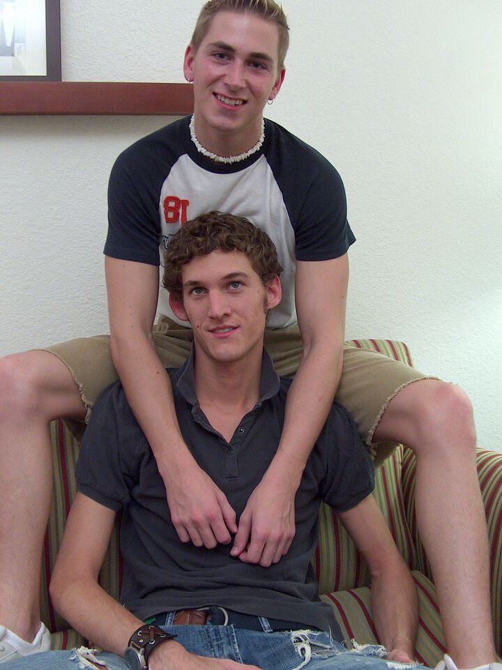 21P College roommates Wade & Thomas strip naked & tease with their delicious cocks