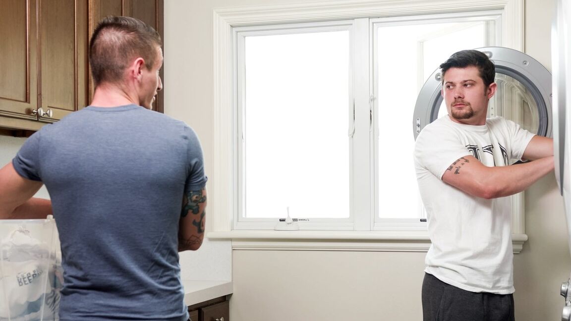 21P Wild hunks Lance Ford & Mason Williams screw each other's asses in the kitchen