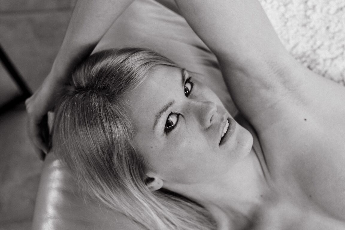 21P The Life Erotic Delphine