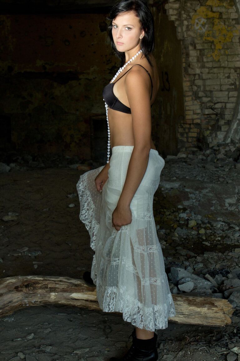 21P La Vie Érotique Emilie B