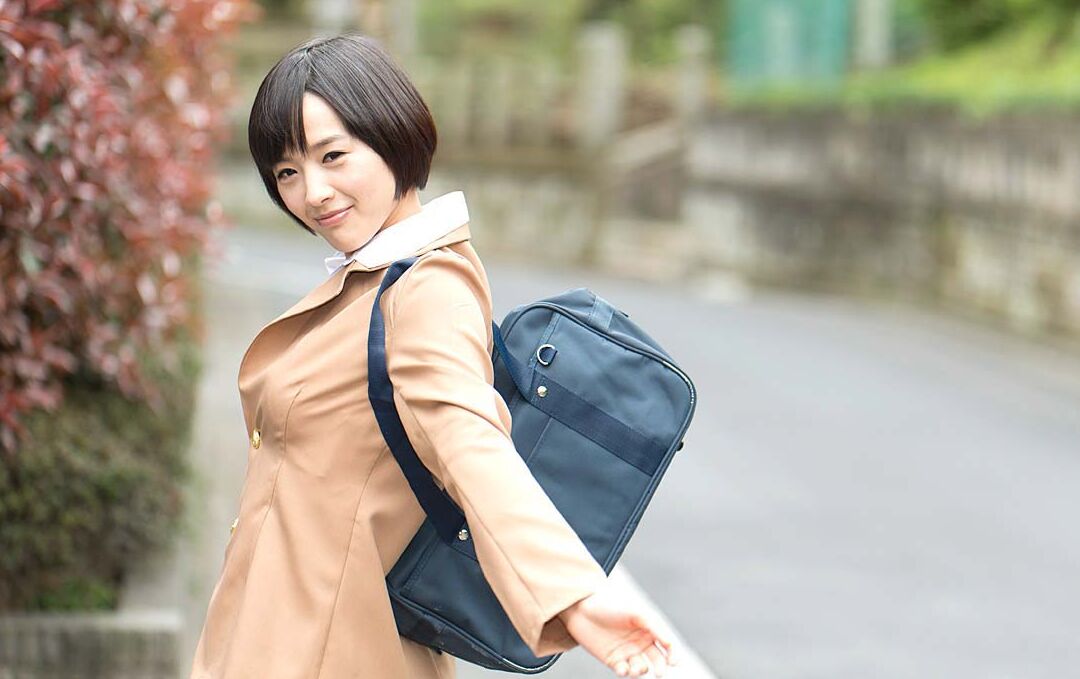 21P 素敵なおっぱいのアジアの蜂蜜羽田真里が彼女のふさふさしたハマグリにドンを取る