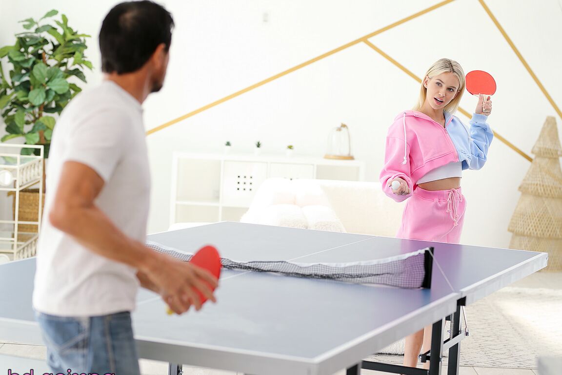 21P La belle adolescente Destiny Cruz aime le sexe hardcore sauvage avec son entraîneur de ping-pong